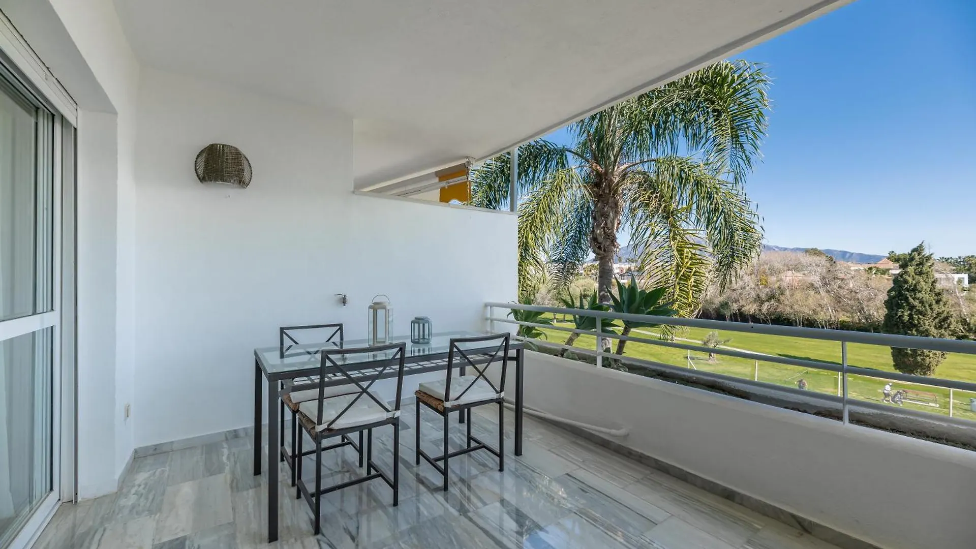 Apartment Stunning Duplex By The Golf & Terrace By The Beach Marbella