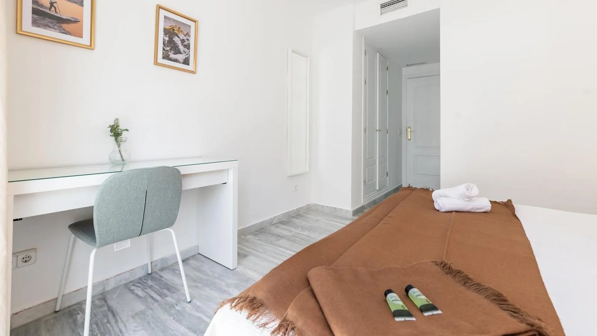 Apartment Stunning Duplex By The Golf & Terrace By The Beach Marbella